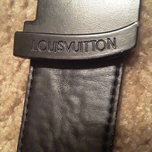 One authentic Louis Vuitton mens belt 30 _ 34